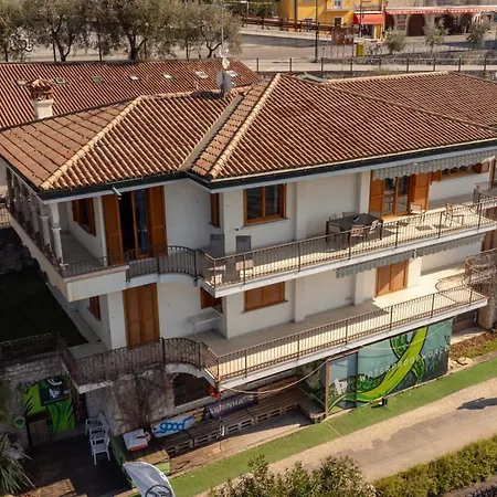 Esmeralda Beths House Willa Brenzone sul Garda